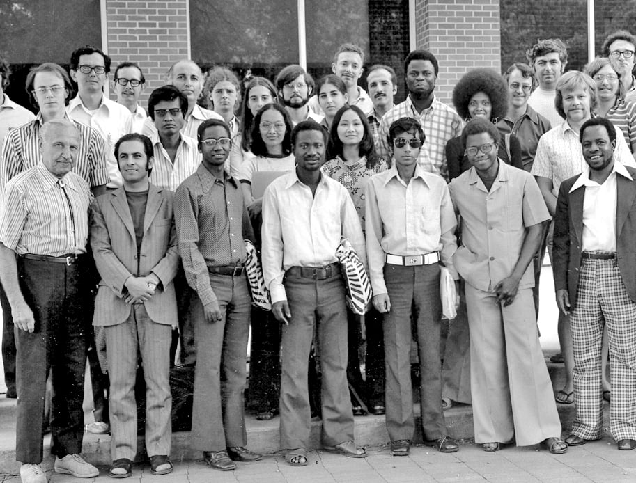 Photo of Summer Institute class. Probably from the 1960s or 1970s.